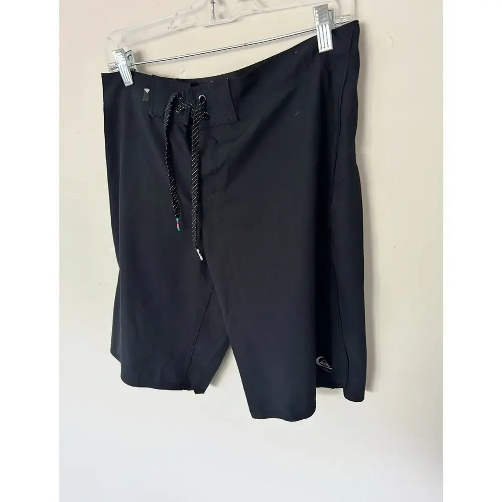 Quicksilver Black Board Shorts‎ Size 30